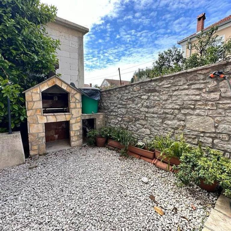 Monteview Duplex - Three-Bedroom House - 11
