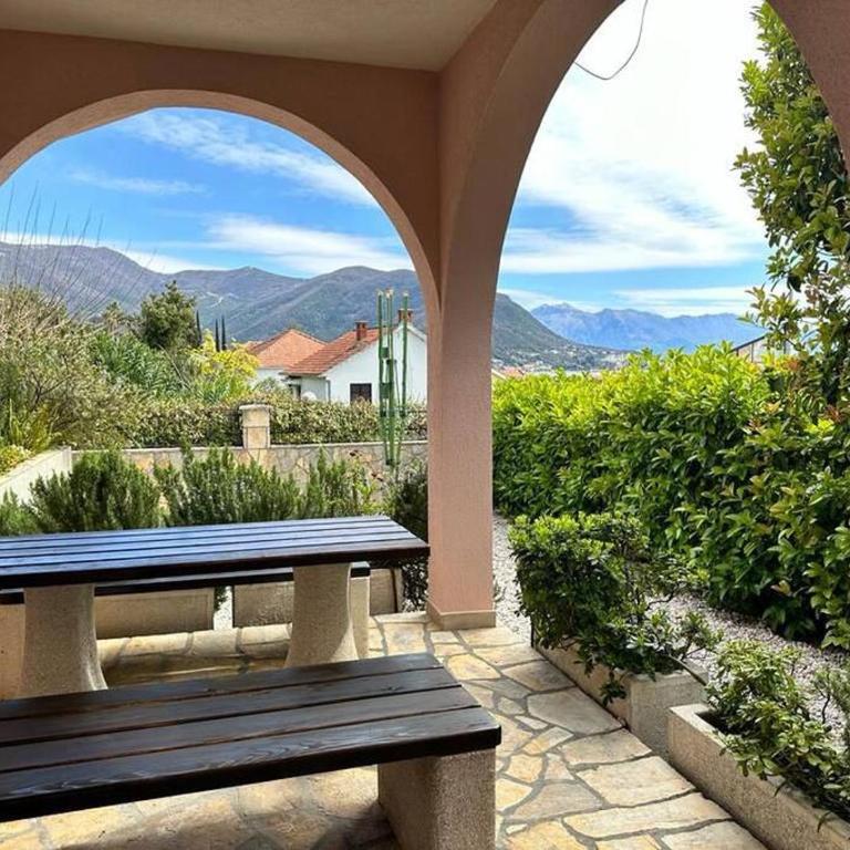 Monteview Duplex - Three-Bedroom House - 10