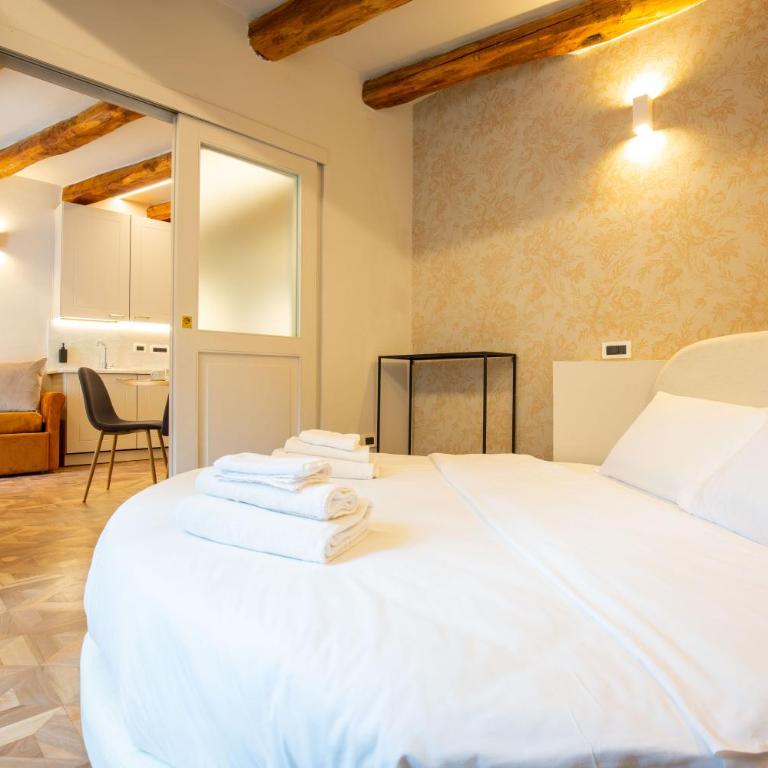 BolognaRoomscom - Falegnami Boutique - Suite Deluxe con Vasca Idromassaggio - 14