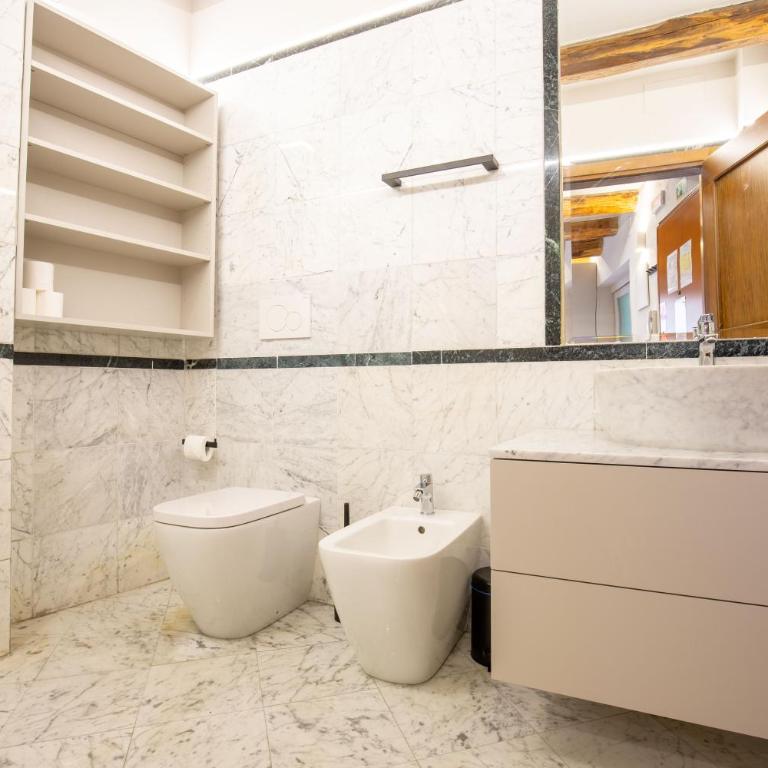 BolognaRoomscom - Falegnami Boutique - Suite Deluxe con Vasca Idromassaggio - 15