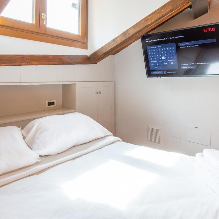 BolognaRoomscom - Falegnami Boutique - Suite Queen con Vasca Idromassaggio - 1