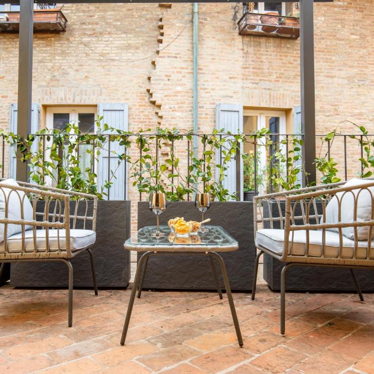 BolognaRoomscom - Falegnami Boutique - Suite Deluxe con Vasca Idromassaggio - 18
