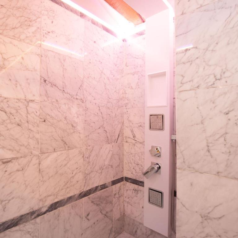 BolognaRoomscom - Falegnami Boutique - Suite Queen con Vasca Idromassaggio - 6