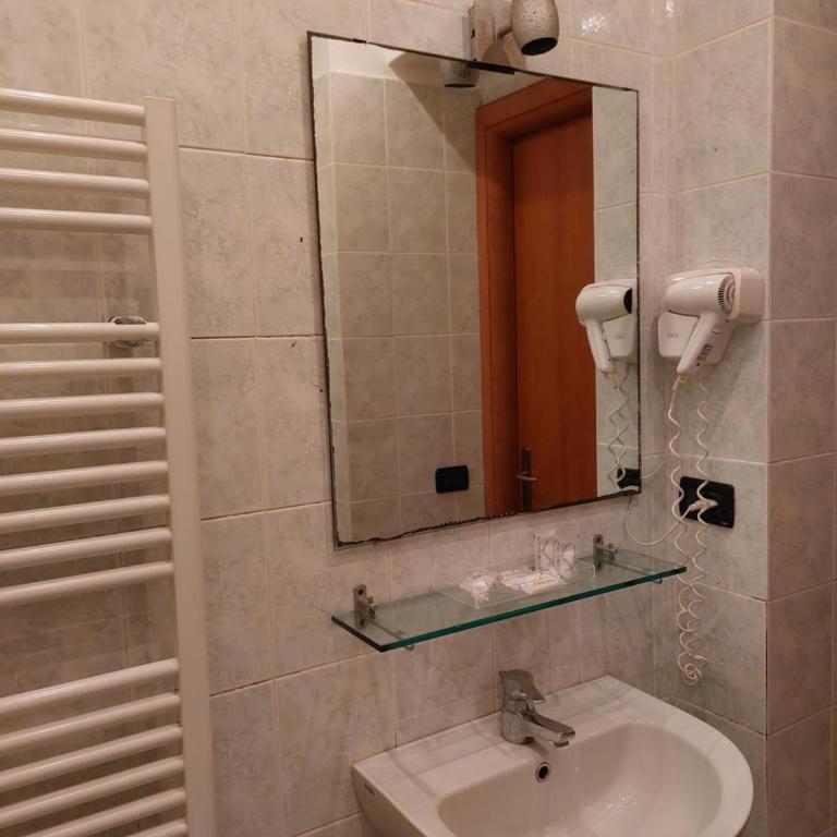 Nautilus Hotel - Camera Tripla con Bagno Privato Esterno - 1