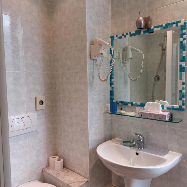 Nautilus Hotel - Camera Tripla con Bagno - 3