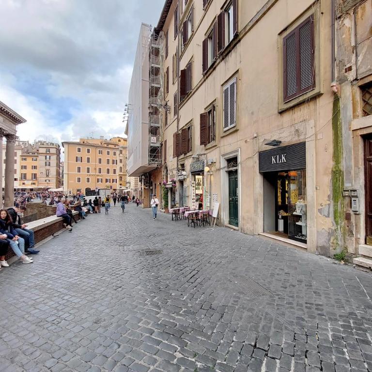 The Pantheon view in the heart of Rome - Deluxe Apartment - 45
