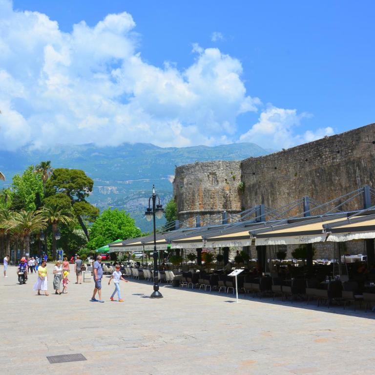 Montenegro Backpackers Home Budva - Kreveti na Sprat u 8-krevetnoj Spavaonici - 21