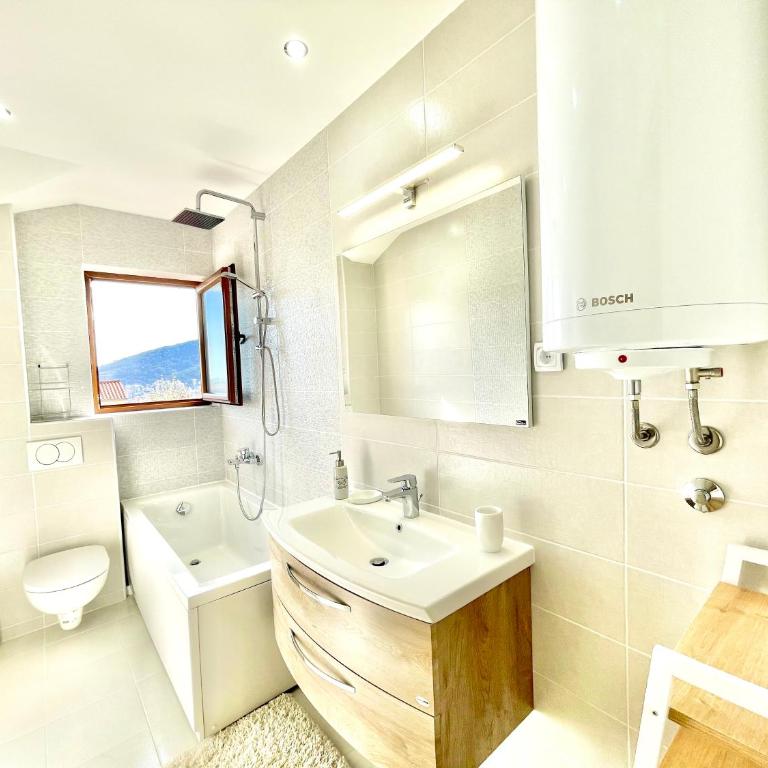 Villa Serenity Budva - Vila sa 3 Spavaće Sobe - 25