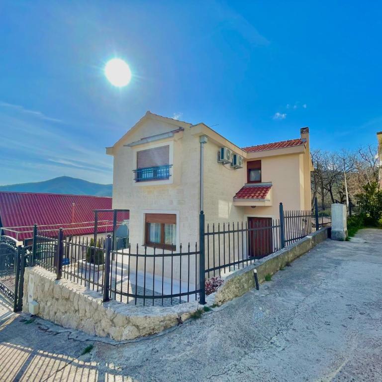 Villa Serenity Budva - Vila sa 3 Spavaće Sobe - 13