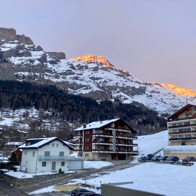 Spacious 3 Room Apartment - Family-Friendly - Central Leukerbad - Great Views - Apartment mit 3 Schlafzimmern - 26