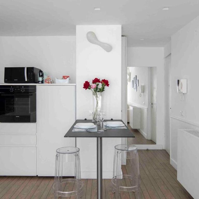Piazza di Spagna - Suite Frezza - One-Bedroom Apartment - 10