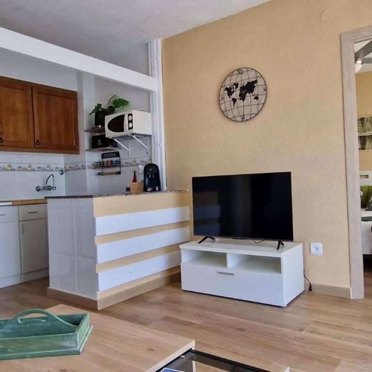 Incredible seafront with sunrise and sunset views - One-Bedroom Apartment - 3