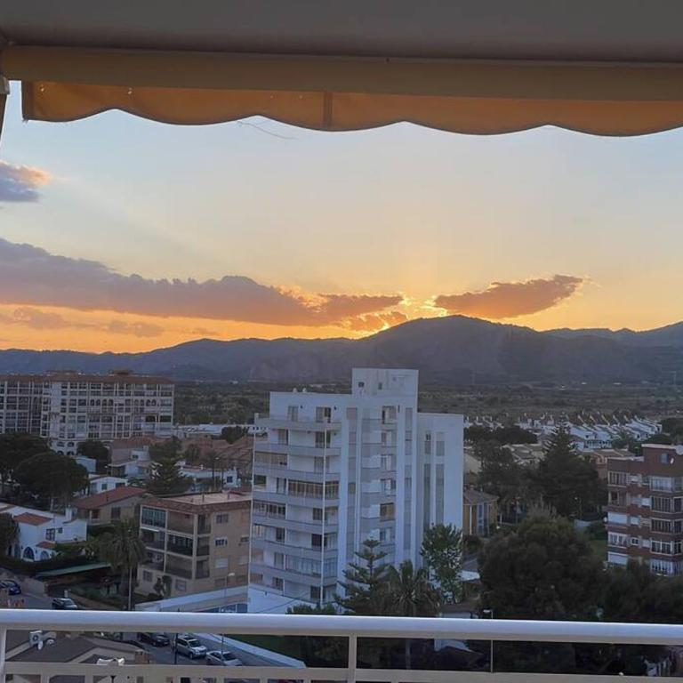 Incredible seafront with sunrise and sunset views - One-Bedroom Apartment - 15