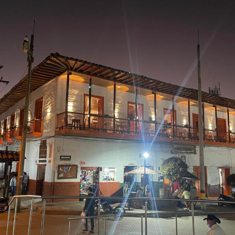 Hotel Colonial Abejorral - Habitación Triple con vistas - 1
