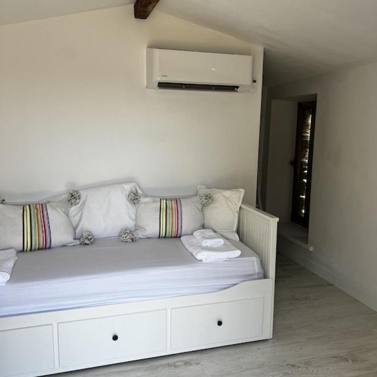 Charming, chic, secluded villa within walking distance from Lorgues - Villa - 47