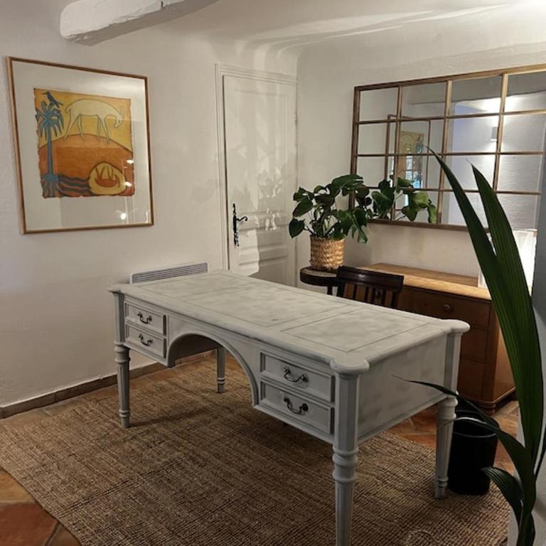 Charming, chic, secluded villa within walking distance from Lorgues - Villa - 23
