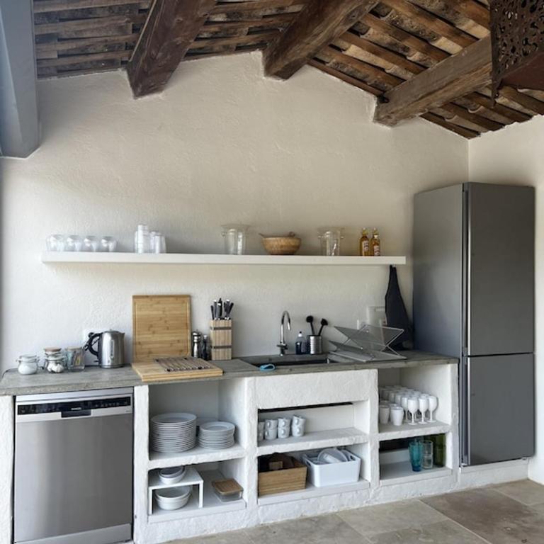 Charming, chic, secluded villa within walking distance from Lorgues - Villa - 17