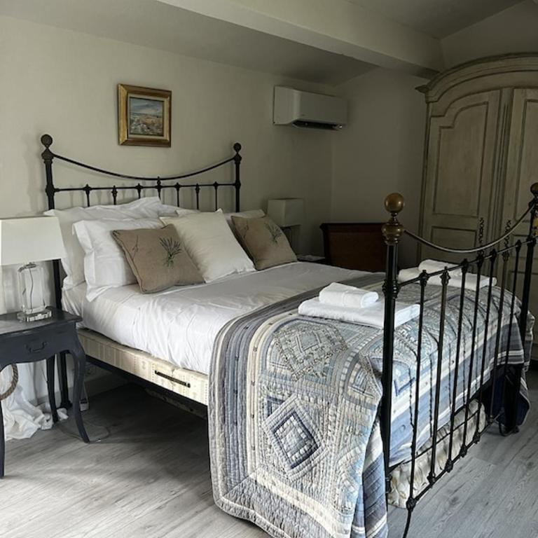 Charming, chic, secluded villa within walking distance from Lorgues - Villa - 37