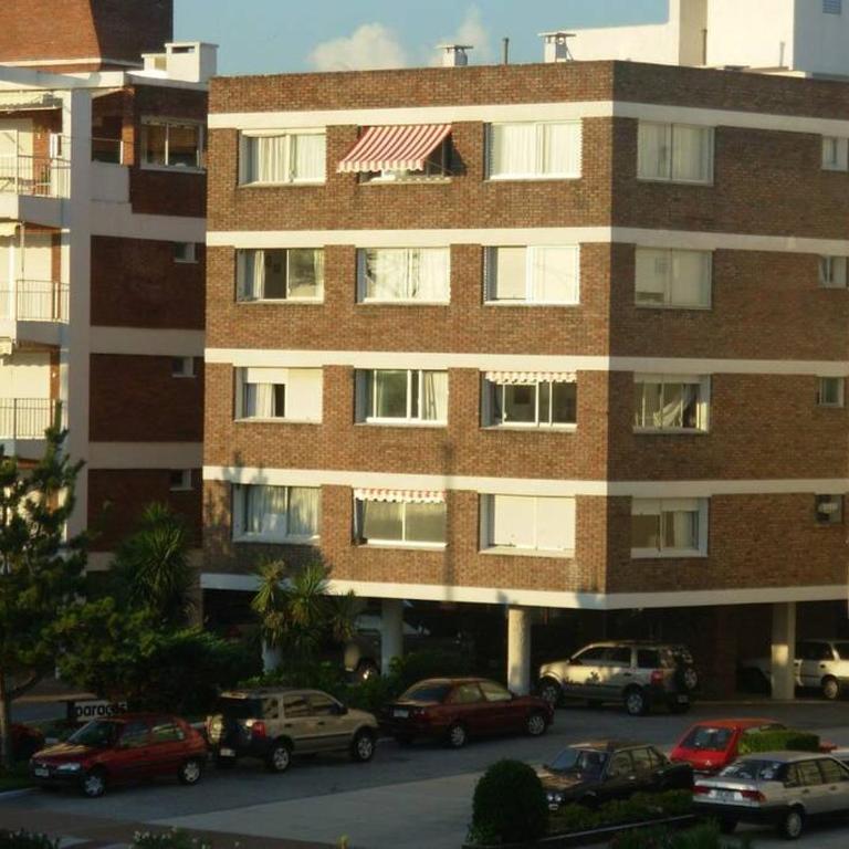 Punta del Este frente al mar, 2 ambientes en Playa Mansa Parada 9, Edificio Paracas - One-Bedroom Apartment - 8