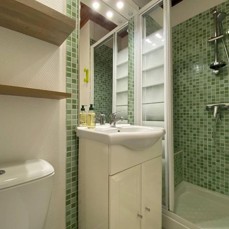 Studio avec terrasse et loggia à 400m de la plage à Perros-Guirec - FR-1-368-381 - Apartment - 10