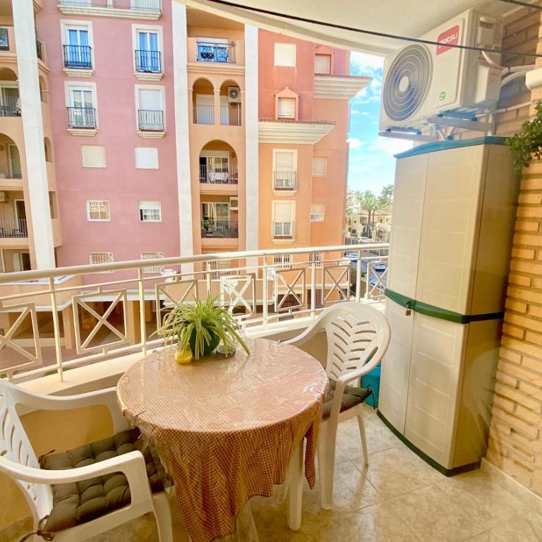 Beautiful Apartment near Playa de los Locos - One-Bedroom Apartment - 30