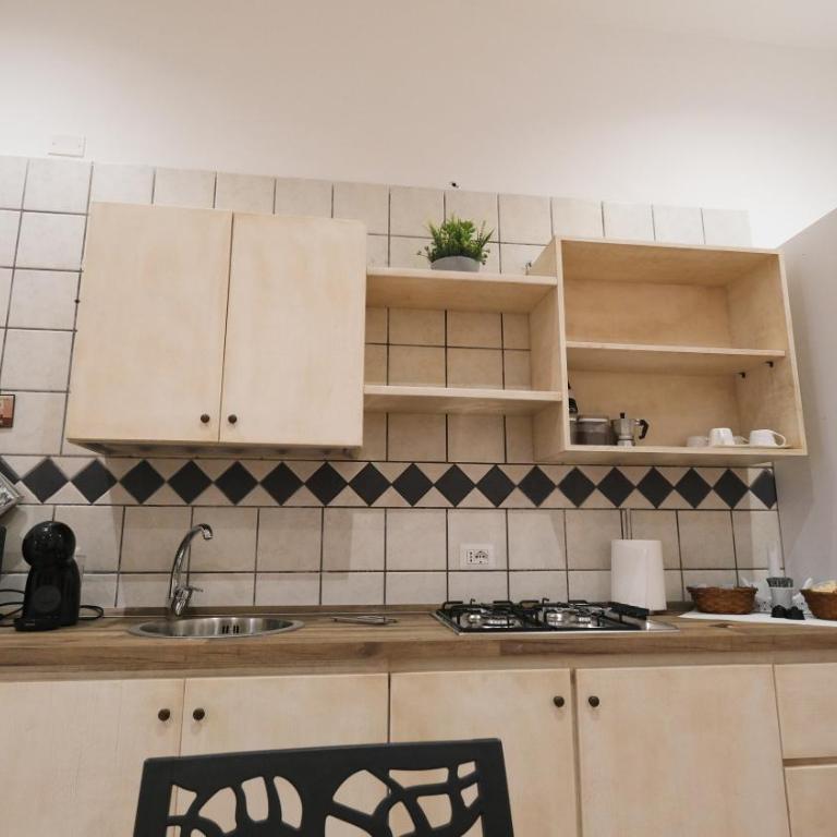 BILOCALE Porta Napoli - Appartamento con 1 Camera da Letto - 2