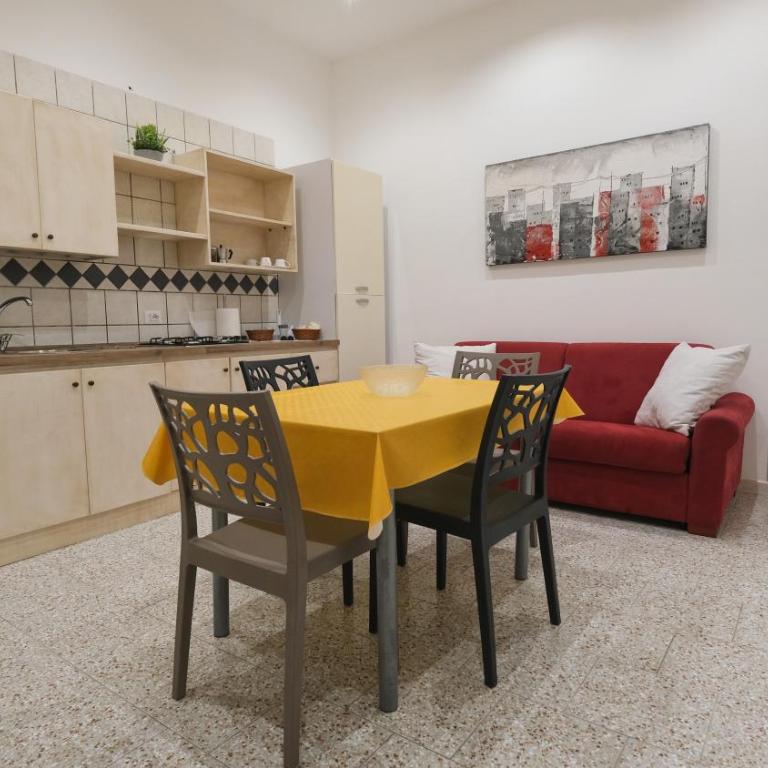 BILOCALE Porta Napoli - Appartamento con 1 Camera da Letto - 1