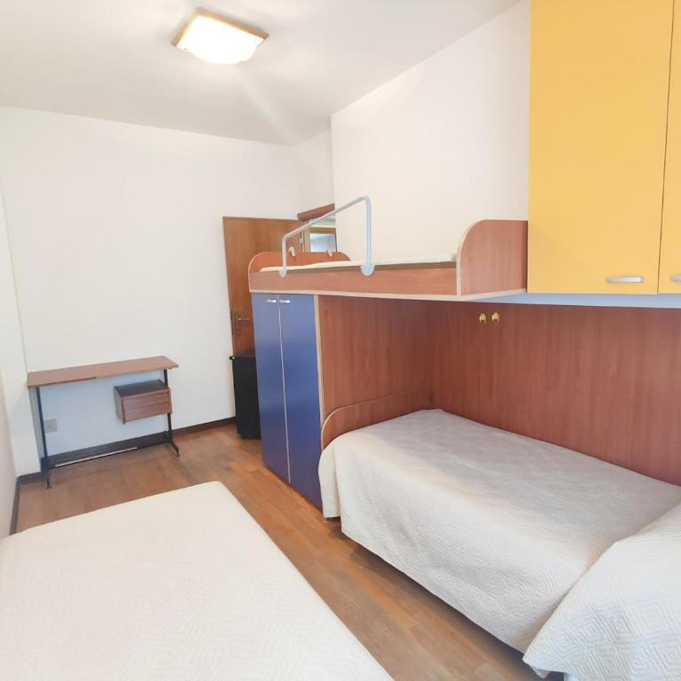 LCC - Centralissimo - 100 mt da Piazza Mazzini - 50 mt dal mare - Immobil Relax - Appartamento con 2 Camere da Letto - 10