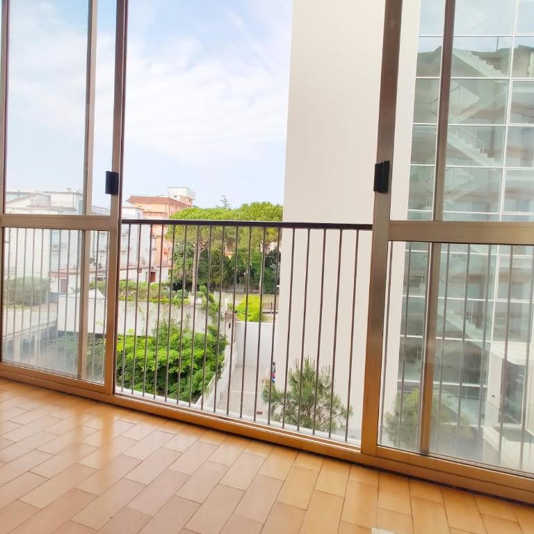 LCC - Centralissimo - 100 mt da Piazza Mazzini - 50 mt dal mare - Immobil Relax - Appartamento con 2 Camere da Letto - 4