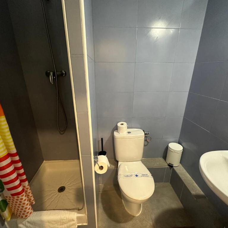 YOUTH HOSTEL - Central and Basic Drassanes - Habitación Individual con baño - 5