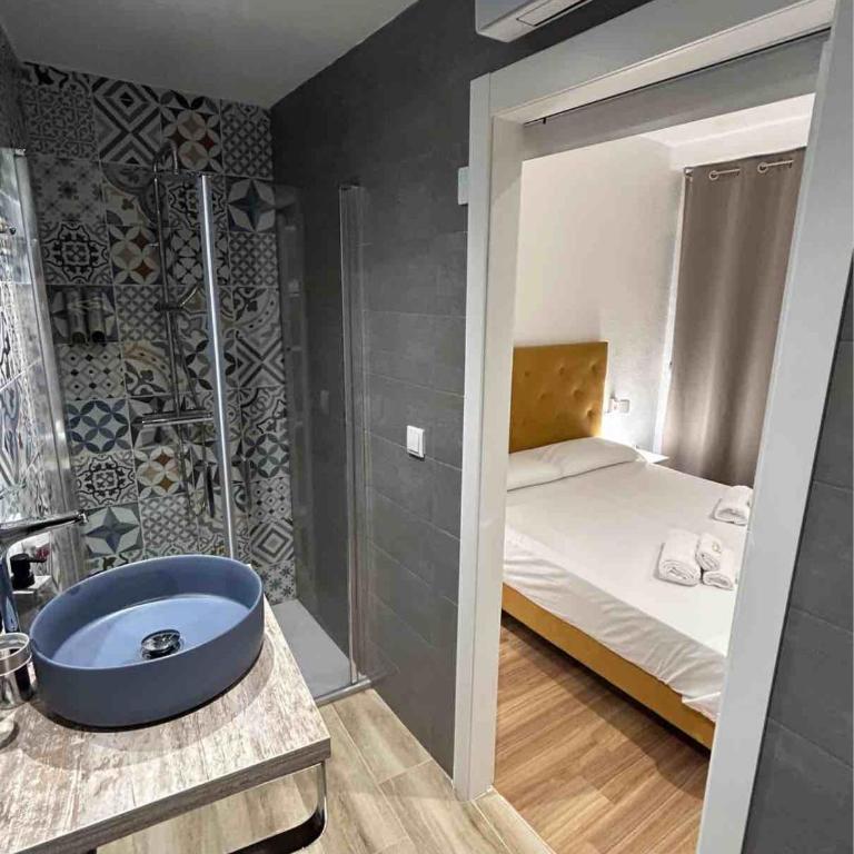 CH Apartments Alicante - Three-Bedroom Apartment - 13
