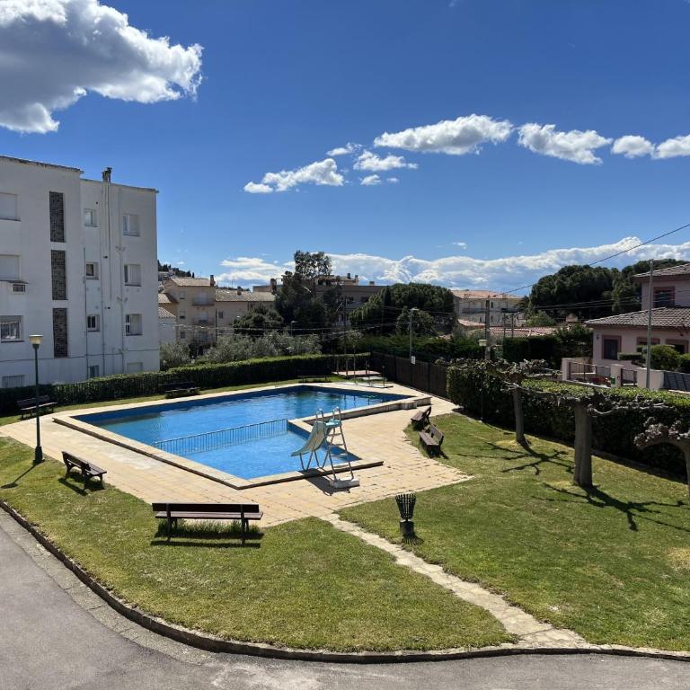 Lisboa 4 - Piso con piscina comunitaria - Two-Bedroom Apartment - 1