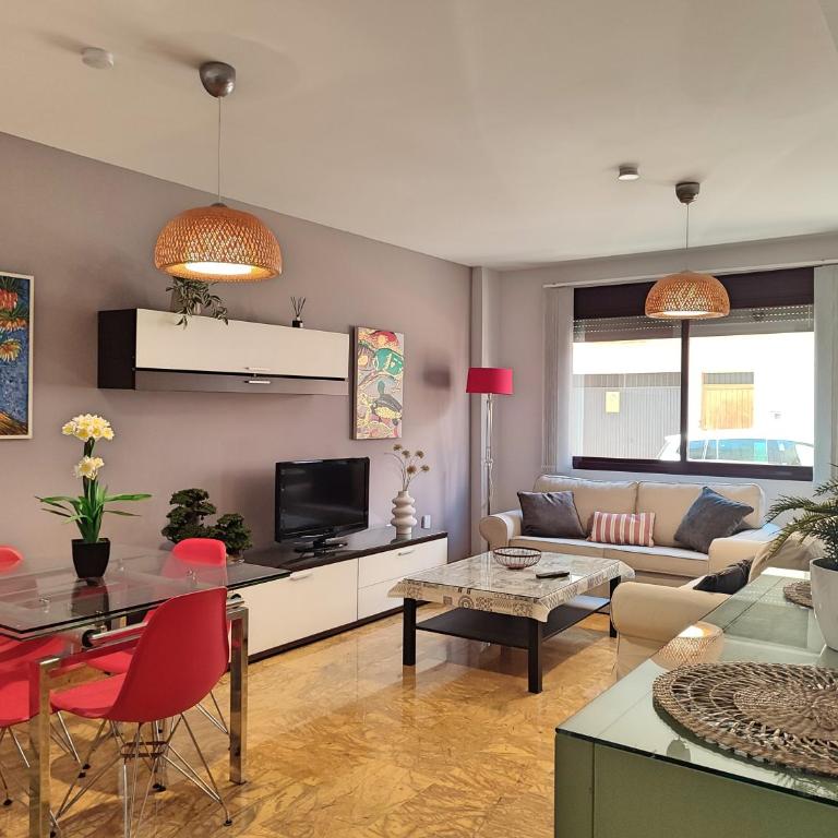 Amplio y Moderno Apartamento Lorenzo Ferreira - Apartamento de 2 dormitorios - 1