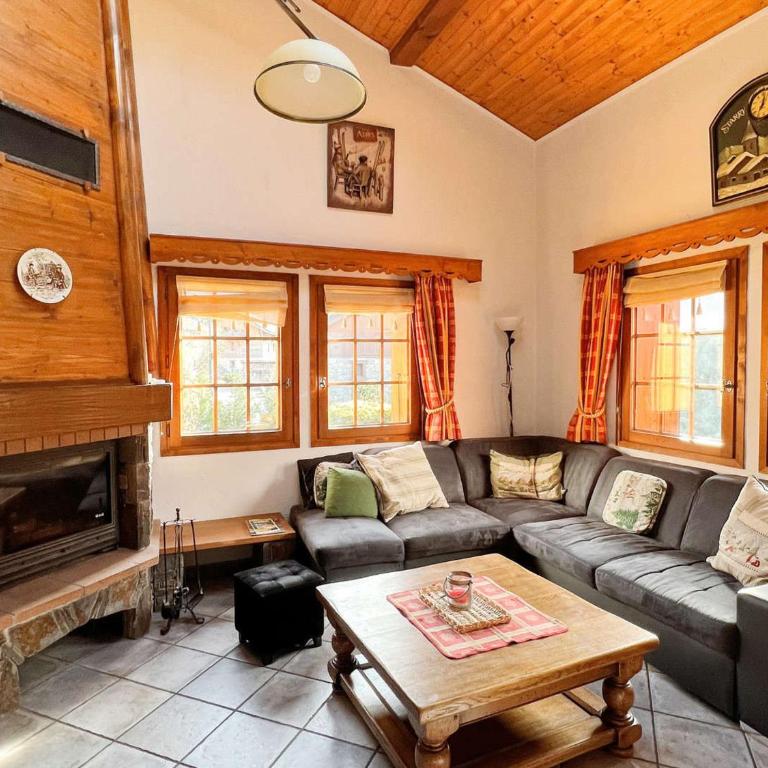 Chalet au centre de Samoëns avec jardin et cheminée - FR-1-624-17 - Chalet (6 Adultes) - 1