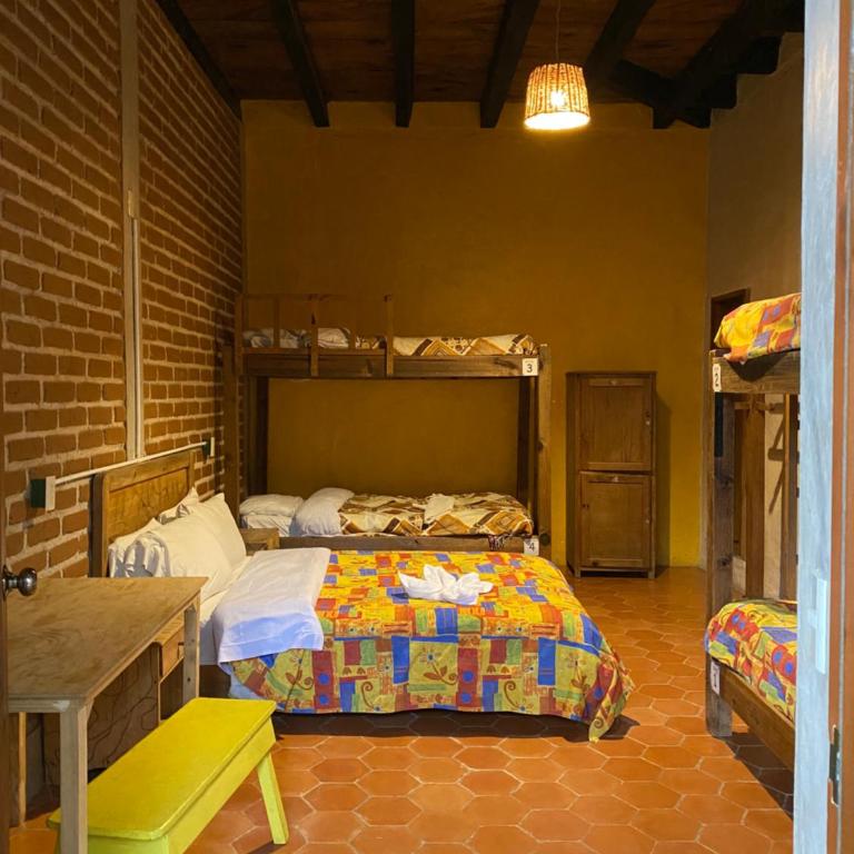 Rossco Hostel & Hotel - Standard Family Room - 5