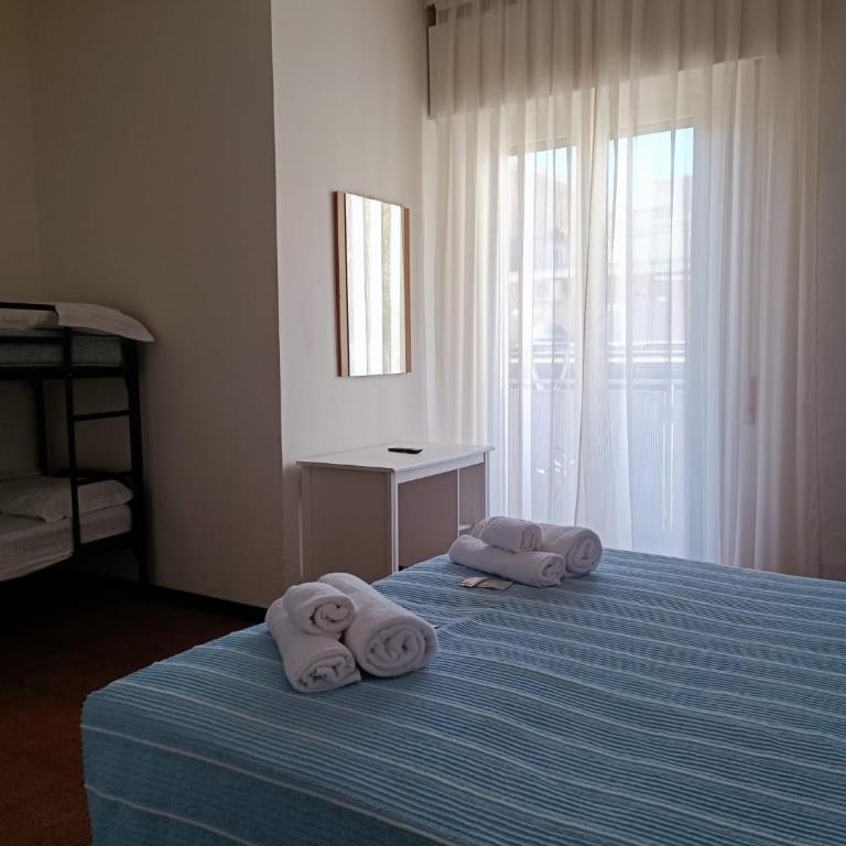 HOTEL VILLA ELISA - Camera Familiare con Balcone - 4