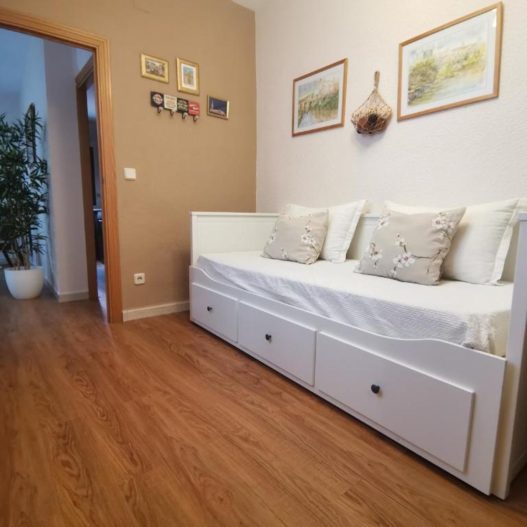 Casa Manuela, Más que una Casa, un Hogar - Apartamento Manuela II de 2 dormitorios - 2ª planta - 28
