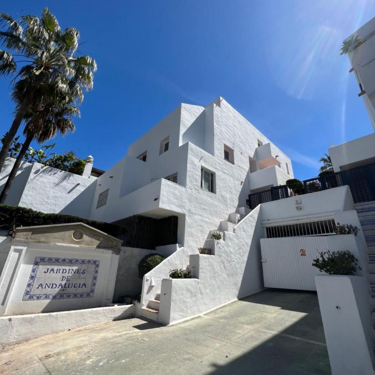 Impeccable large apartment with immense terrace and private garden overlooking the mountain, featuring 2 bedrooms and sleeping up to 4 guests located 100 meters from Plaza Maestranza - Two-Bedroom Apartment - 23
