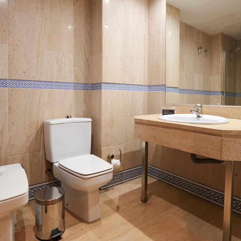 Crisol Jardines de Córdoba - Habitación Triple con aparcamiento - 3