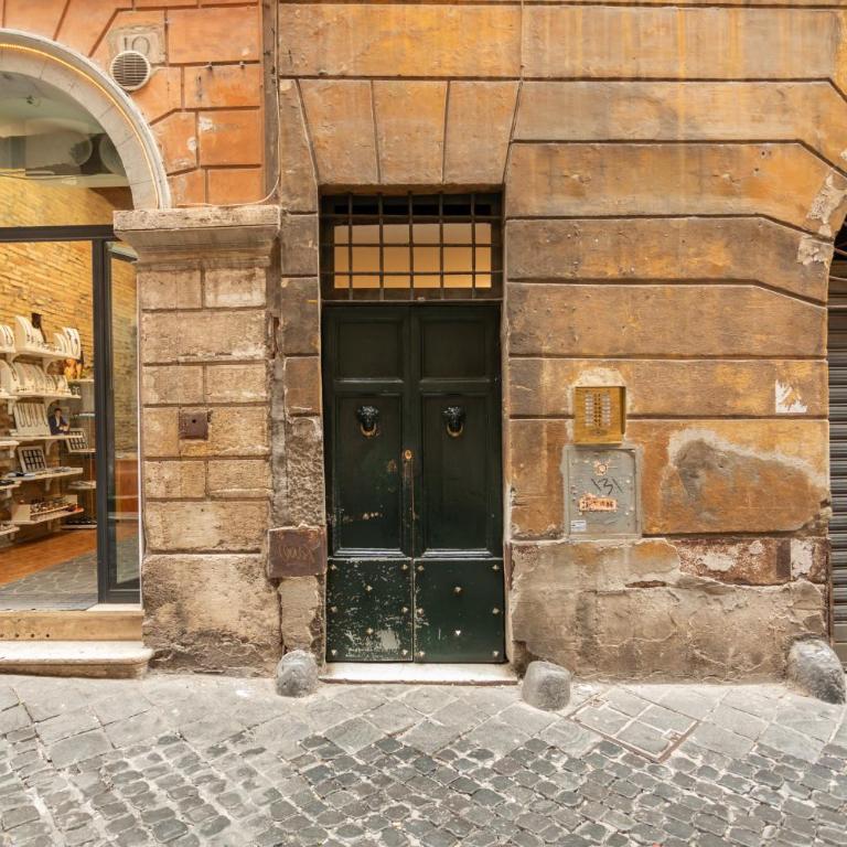 Lovely Nest by the Pantheon - Monolocale con Balcone - 24