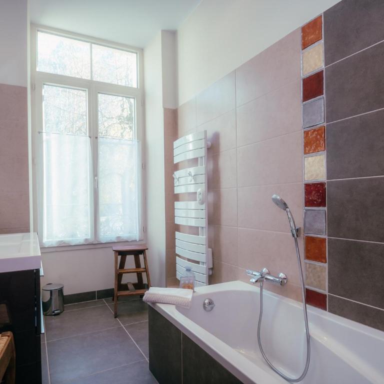 Superbe 4* Appartement de 3 Chambres au Cœur de Chamonix avec Wifi - FR-1-343-186 - Appartement - 5