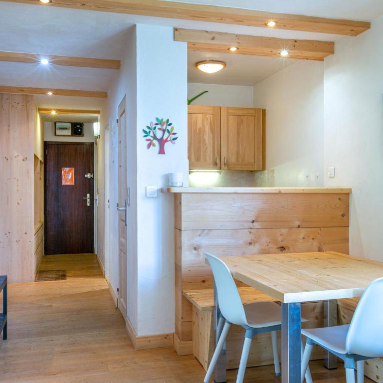 Élégant 3 pièces rénové avec balcon, cœur de Val-d'Isère, proche commodités - FR-1-694-1 - Appartement - 5