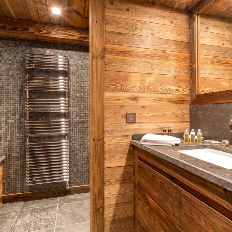 Chalet de luxe 5 pièces avec cheminée et conciergerie à Val-d'Isère - FR-1-694-23 - Appartement - 8