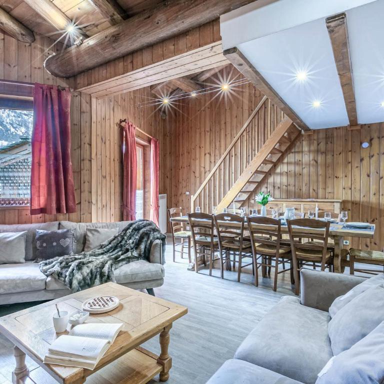 Duplex montagnard rustique avec cheminée, au vieux village de Val-d'Isère, au pied des pistes - FR-1-694-71 - Appartement - 8