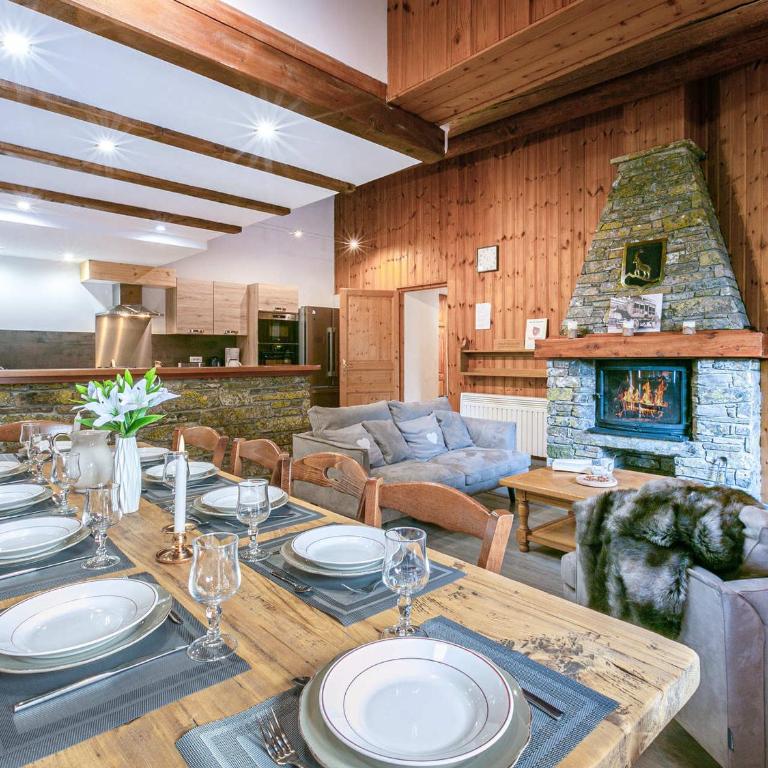 Duplex montagnard rustique avec cheminée, au vieux village de Val-d'Isère, au pied des pistes - FR-1-694-71 - Appartement - 9
