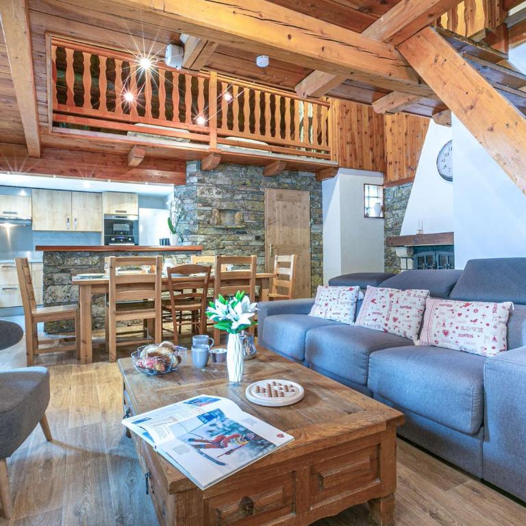 Charmant Appartement Montagnard au Coeur du Vieux Village, aux Pieds des Pistes de Val-d'Isère - FR-1-694-77 - Apartment - 11