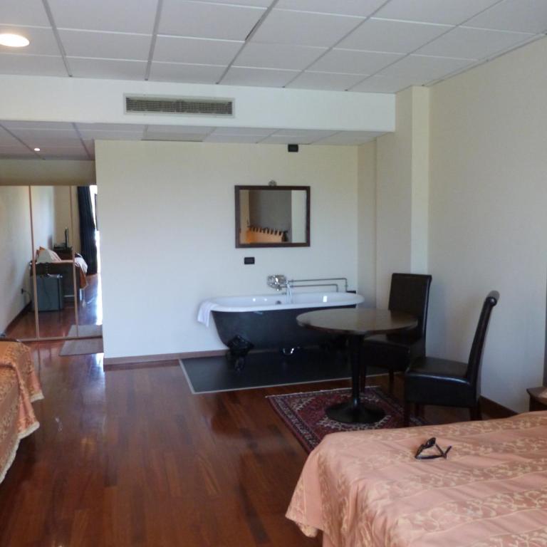 Locanda Da Vittorio - Junior Suite - 5