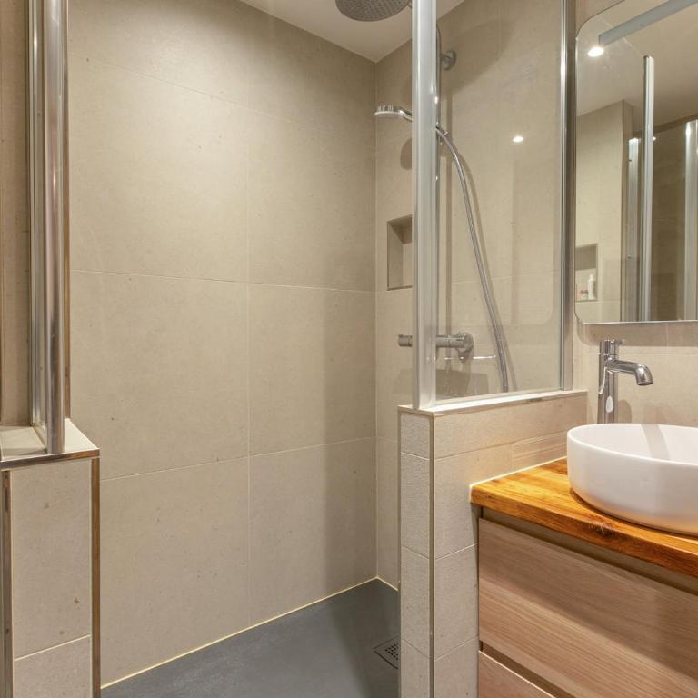 Appartement rénové 2022 avec wifi, balcon sud, 5 pers, équipements famille, proche commodités - FR-1-694-294 - Appartement - 5