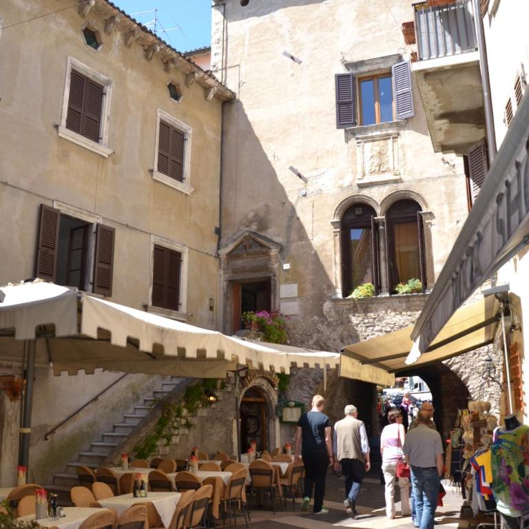 Originari del Garda - Appartamento con 2 Camere da Letto - 1