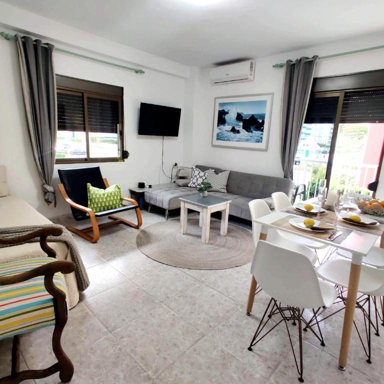Menorca 100 m de Playa de Gandia 3 personas parking ascensor - Apartamento de 1 dormitorio - 45